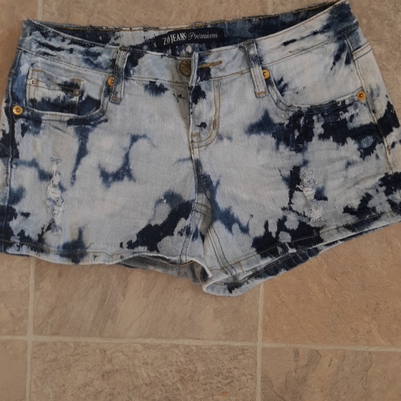 Women's jean shorts - Picture 1 of 2